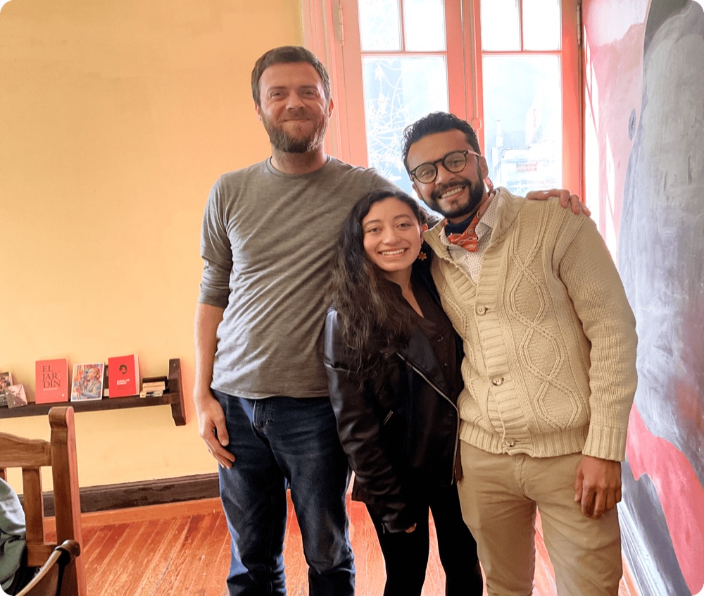 Wanderlust Spanish students and their teacher together at the school in Buenos Aires